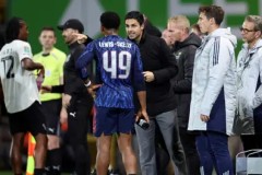 金球奖排名爆冷：巴塞罗那新星登顶，登贝莱转会传闻引发足坛热议